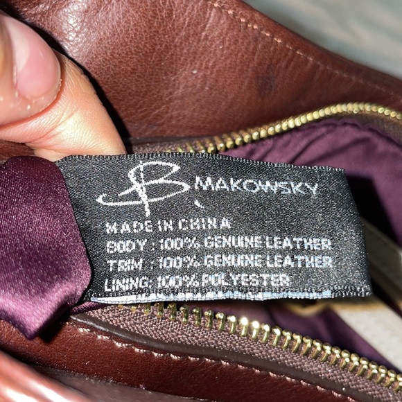 B Makowsky Cooper Shoulder Bag - Picture 4 of 9